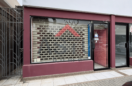 Se alquila Local Comercial Frente al parque de Urdesa, ideal para restaurante