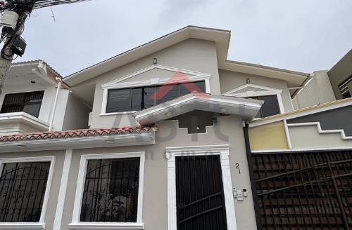 Se alquila Departamento Planta Alta  en Puerto Azul