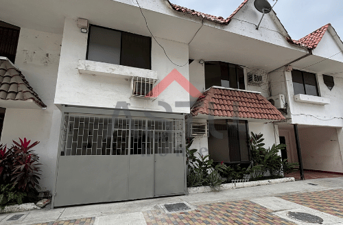 Se Vende Departamento en  Urdesa Central, a pocas cuadras de Víctor Emilio Estrada