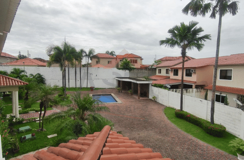 Se alquila Departamento en Urb. Casa Club