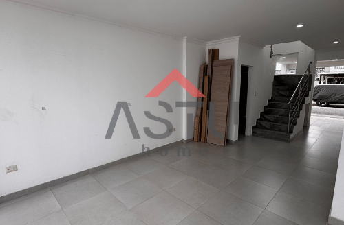 Se Vende Propiedad de estreno en  Urb. San Antonio  Vía Salitre