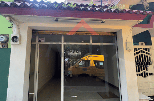 Se Alquila Local u Oficina En Samanes 6