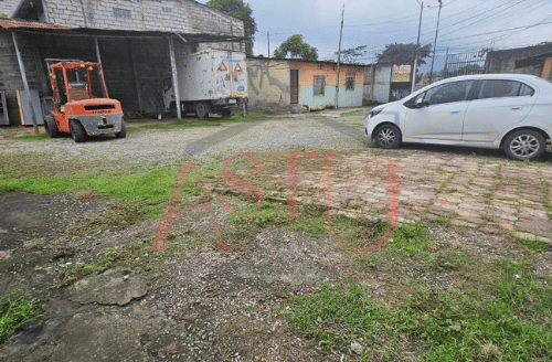 Se Alquila Terreno en la Av Juan Tanca Marengo