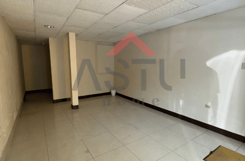 Se Alquila Local u Oficina En Samanes 6