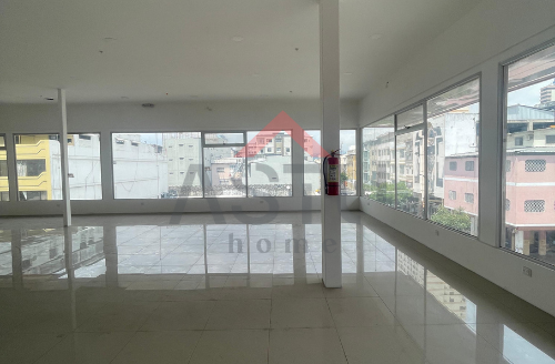 📍Se Alquila Local comercial Lorenzo Garaycoa y Luque.