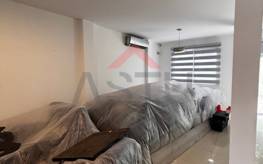 Se Vende Casa en Urb. Belo Horizonte, Km 11.5 Via  a la Costa