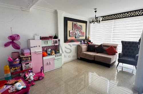 📍Se Vende Casa en Mucho Lote 2  – Plaza Victoria